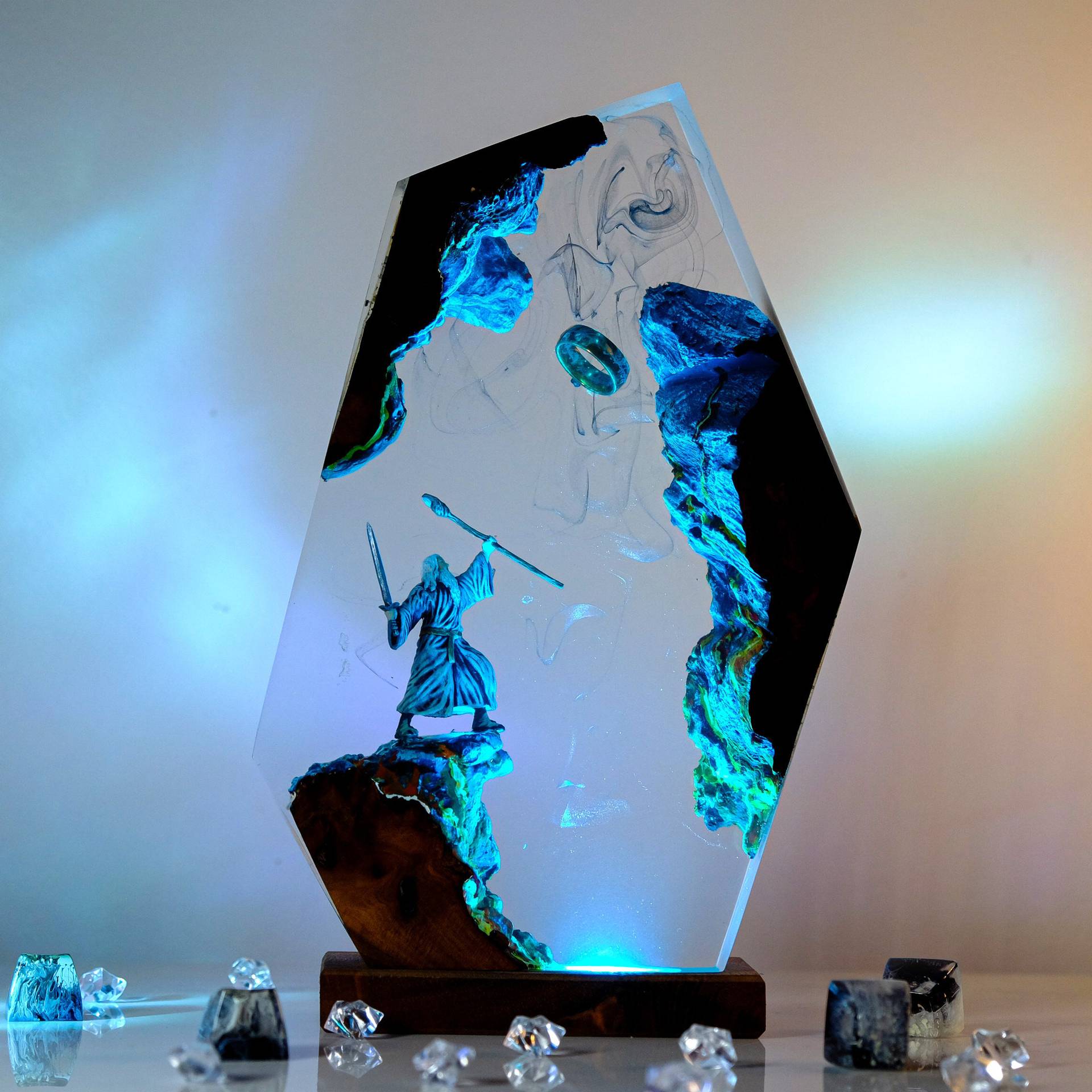 Desk Setup Light - Figurka z sceny filmowej, stolik, lampa